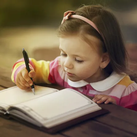 علمي طفلك كتابة خاطرة جميلة