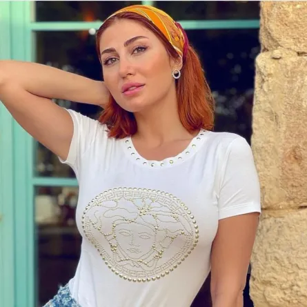 بالصور .. هبة نور تحتفل بيوم ميلاد شابة وتؤكد: ليست ابنتي