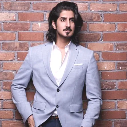  عبد الله عبد العزيز يطلقُ "تحب ولا ما تحب"   