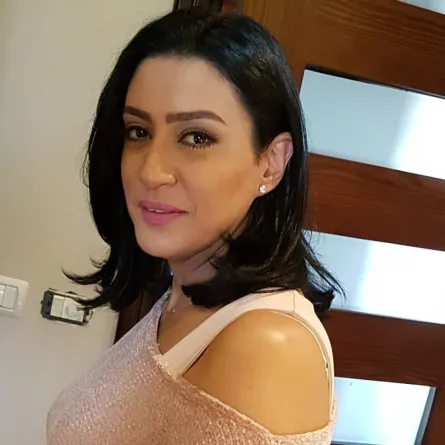 وفاء صادق تواسي عمرو محمود ياسين بعد وفاة "ليو"