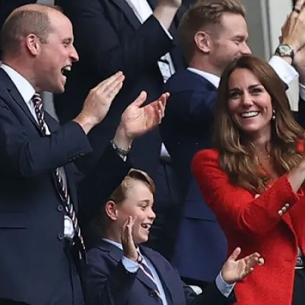 الأمير جورج ينضم لوالديه كيت وويليام في مباراة إنجلترا وألمانيا