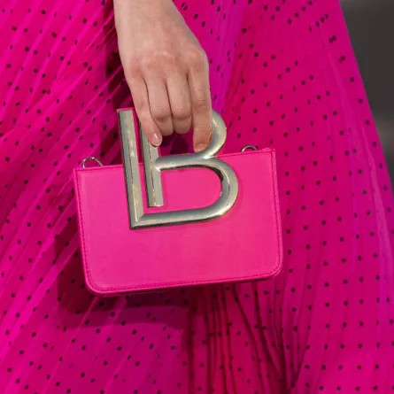 موضة الحقائب الصغيرة لهذا الصيف