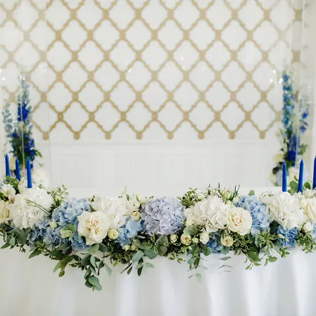 ديكورات طاولة تهنئة العروسين