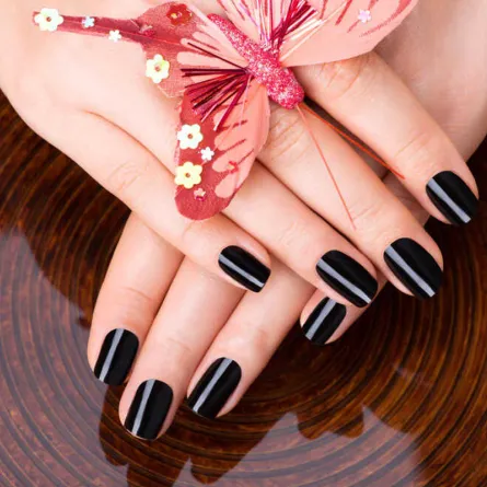 أبرز اتجاهات المناكير لتعزيز جمال اليدين والأظافر معاً