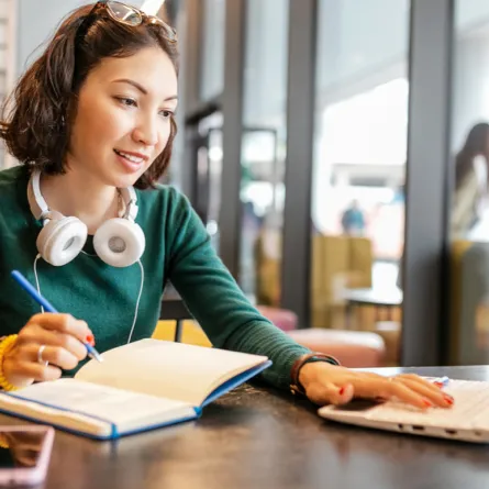 تطبيقات ومواقع تتيح لك إرسال رسائل عابرة للزمن!