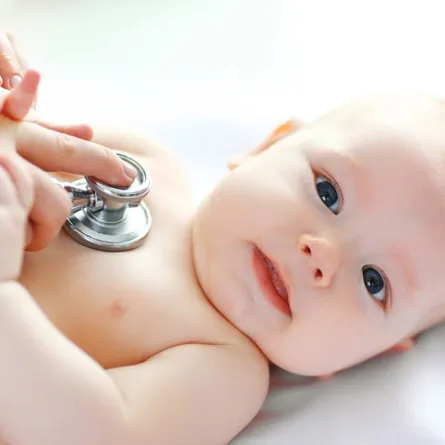 أسباب سرعة ضربات قلب الرضيع