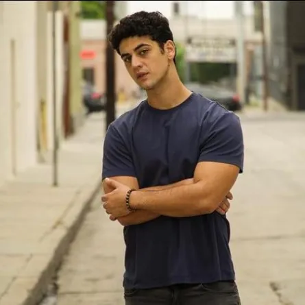 وفاة والد الفنان آدم الشرقاوي الشهير بـ«بج زي» في «لعبة نيوتن»