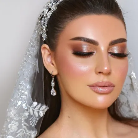 طريقة عمل مكياج لامع للعروس