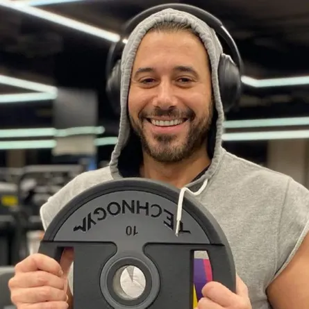 بالصور: أحمد السعدني يكشف طبيعة إصابته في الجيم 