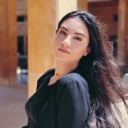 بالصور.. نجمة «ذا فويس كيدز» لين الحايك تحتفل بتخرجها وتلفت الأنظار بجمال ملامحها