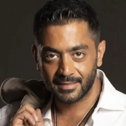 أحمد فلوكس يصدم الجمهور ويكشف عن عدد زيجاته