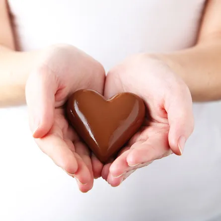 فى اليوم العالمي للشيكولاتة.. لماذا تظل المرأة الأيقونة الرائجة للإعلانات