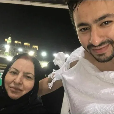 حمادة هلال يتذكر والدته بفيديو مؤثر بعد عام على رحيلها