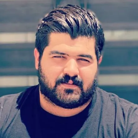 صالح مشاري البلام يحتفل بتخرجه من كلية الحقوق