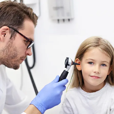 أعراض التهاب الأذن الخارجية عند الأطفال