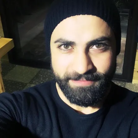 شاهد.. مهيار خضور برفقة ولديه في بيروت وهذا ما علّق به