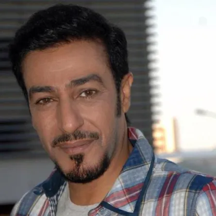 عبد المحسن النمر ينشر صورة إحدى شخصياته الدرامية.. ومتابعوه يتفاعلون