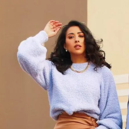 10 مشاهير خليجيين بصور من كواليس أعمالهم المقبلة