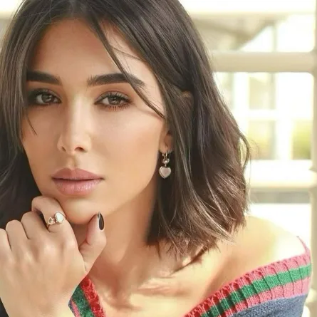 كيف تنسّق الفاشينيستا مرام زبيدة مجوهراتها مع إطلالاتها المتنوعة