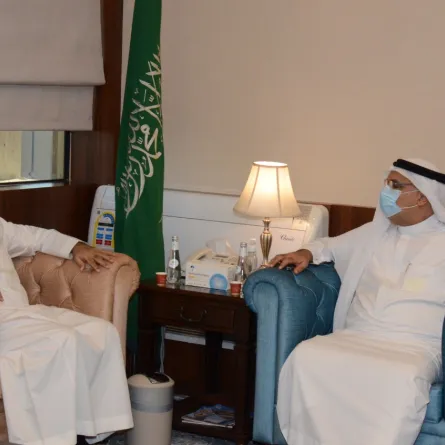  أمين الشرقية ورئيس لجنة البيئة يناقشان تطوير الاستثمار في المجالات البيئية