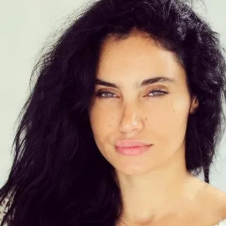 بالصور.. مديحة الحمداني تحتفل بعيد ابنها العميد فارس الخولي