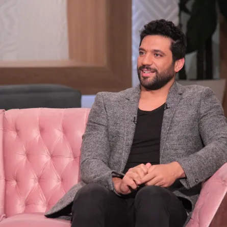 حسن الرداد ومي عمر يجتمعان "تحت تهديد السلاح"