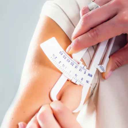 كيف أعرف نسبة الدهون في جسمي؟