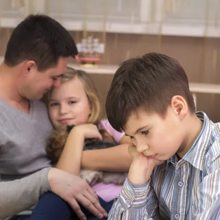 نصائح لمنع الغيرة بين الأخوة