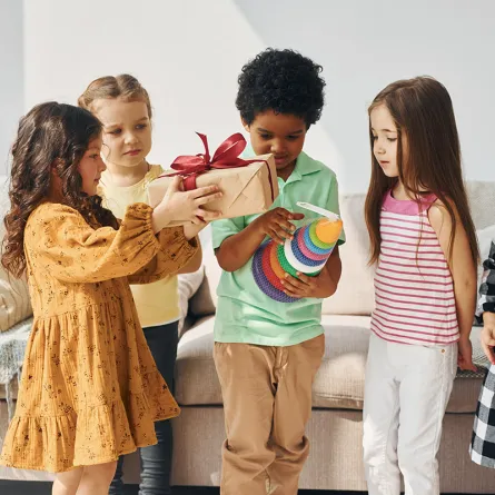 ثاني أيام العيد..فرصتك للتواصل مع الأبناء والتزاور مع الأهل والجيران