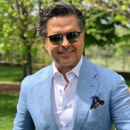 راغب علامة ينشر صوراً لبروفات وموعد حفله القادم في "دبي أوبرا"