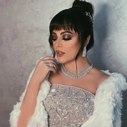 صمود المؤمن تنشر صوراً لها بفستان الزفاف.. وتلمح إلى جزء ثالث من "أمر إخلاء"