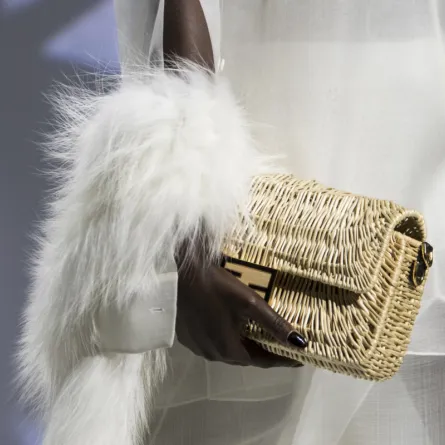 أحدث تصاميم حقائب القش