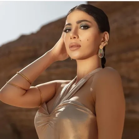 بالفيديو.. كارولين عزمي تحتفل بخطوبتها 