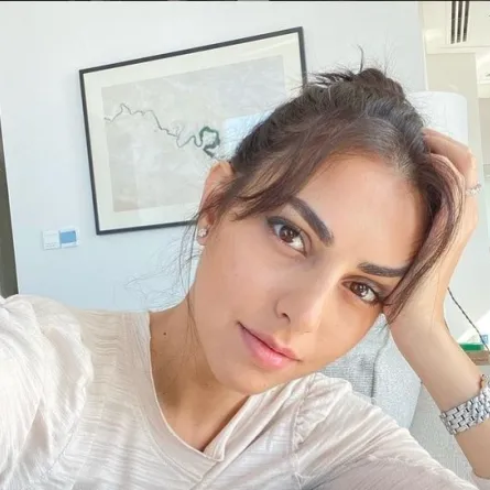 بالصور:  فاليري أبو شقرا تستعرض حملها قبل أيام قليلة من الولادة..  فكيف بدت؟ 