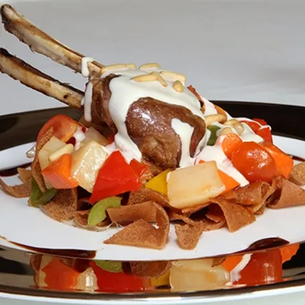 عوالم بديلة مبدعة في طبق الفتة لا يختلف فيها الفقراء والأغنياء 