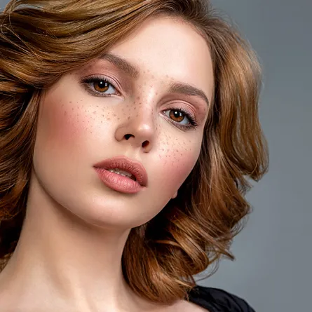 هكذا تكافحين ظهور النمش على وجهك في الصيف