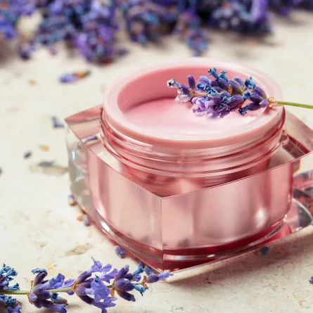 4 أسباب تجعل العطور الصلبة خياراً لا بد منه