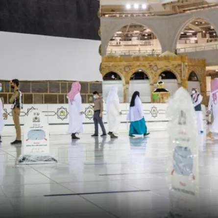 تخصيص لوحات إرشادية بــ10 لغات عالمية في صحن المطاف