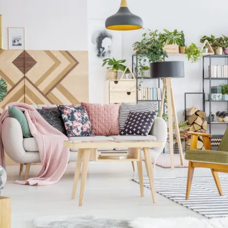 الوسائد.. للوحة ديكور ملوّنة  