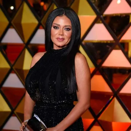 رانيا يوسف بالفيديو: سألاحق قضائيا كل من فبرك تصريحات والدي عن "نشأتي الدينية"