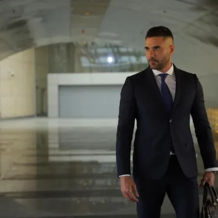 إيرادات أفلام العيد .. أحمد عز وكريم عبد العزيز في الصدارة