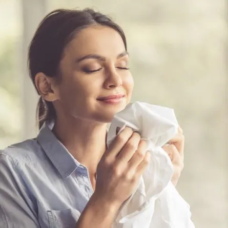 طرق سهلة للتخلص من رائحة اللحم عن الملابس