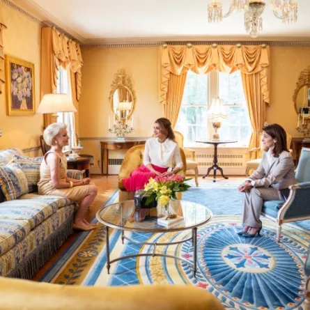 الملكة رانيا العبدالله تلتقي سيدة أمريكا الأولى جيل بايدن في البيت الأبيض