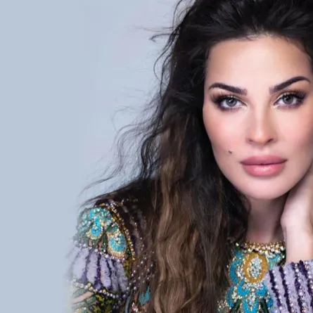 مكياج وتسريحات شعر النجمات في أحدث إطلالاتهن