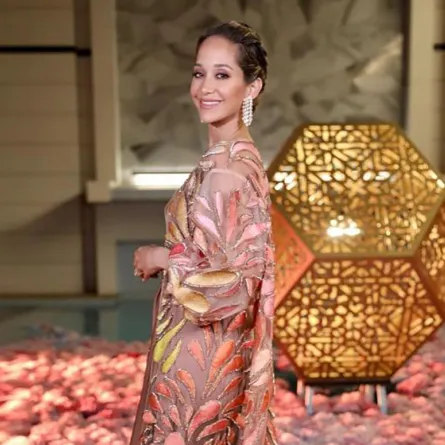 لانا الساحلي تتألق بأفخم الإطلالات