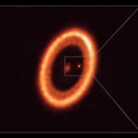 رصد ولادة قمر جديد لأول مرة في التاريخ