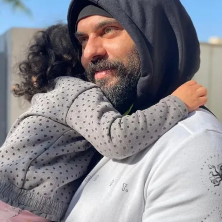 أحمد صلاح حسني يحتفل بعيد ميلاد ابنته والنجوم يهنئونه