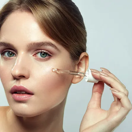 أفضل أنواع سيروم ترطيب البشرة لصيف 2021