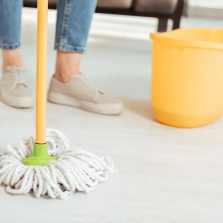 طرق فعالة لإزالة الطلاء من الأرضيات