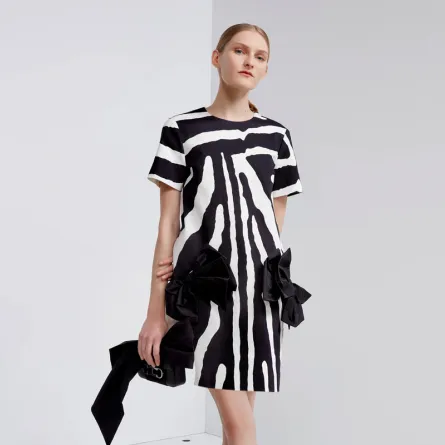 المونوكروم أبرز صيحات موسم ما قبل خريف 2021